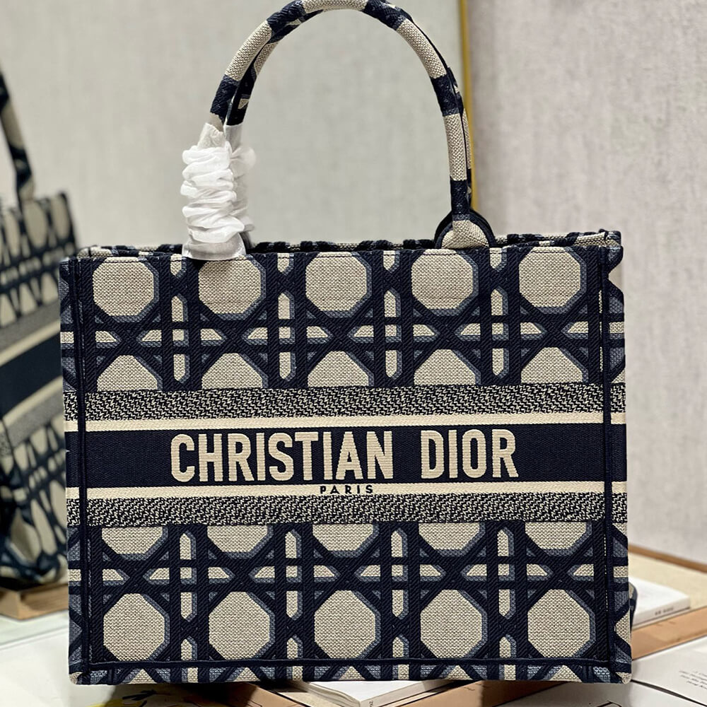 medium D*or book tote